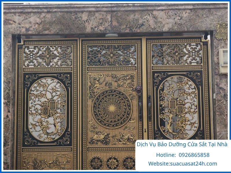Sửa cửa sắt mỹ thuật mạ đồng tại nhà TP.HCM - Cơ Khí Hòa Phát 0926865858