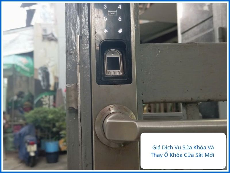 Bảng giá dịch vụ sửa khóa cửa sắt tận nơi Cơ Khí Hòa Phát