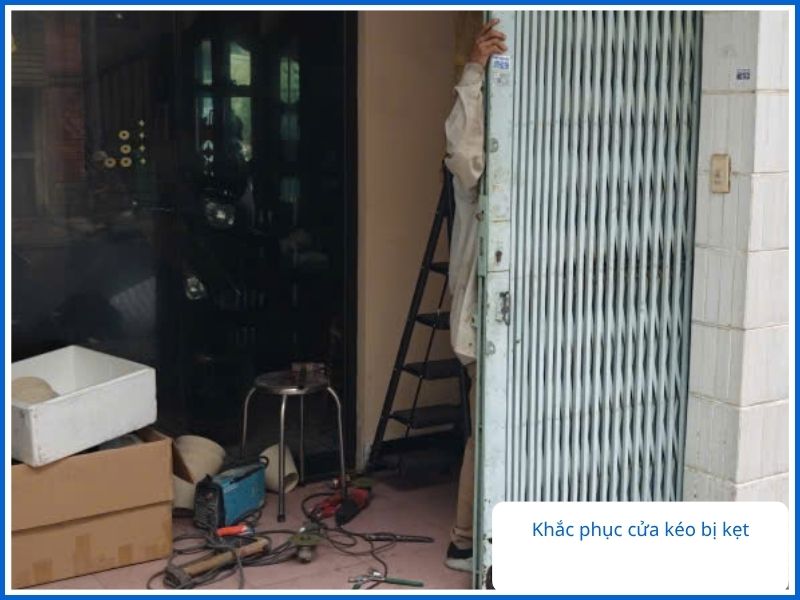 Thợ khắc phục cửa kéo bị kẹt ray chuyên nghiệp tại nhà