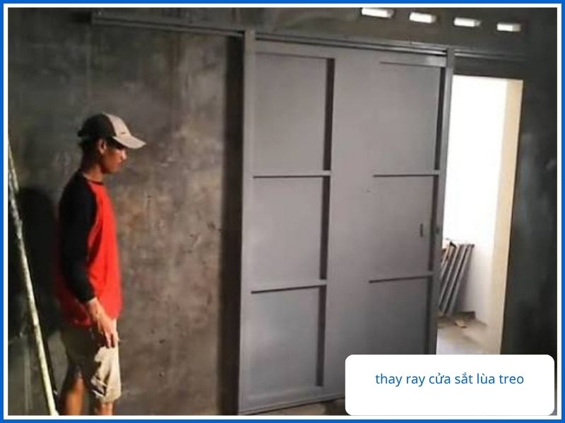 Chuyên thay ray cửa sắt lùa treo bị mòn, cong vênh