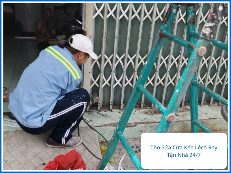 Thợ Sửa Cửa Kéo Lệch Ray Tận Nhà 24/7