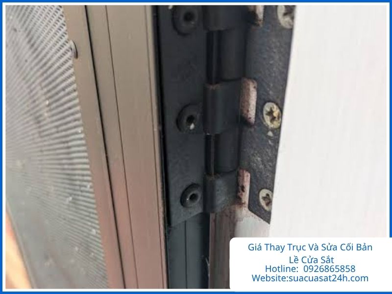 Báo giá thay trục và sửa cối bản lề cửa sắt trọn gói TPHCM