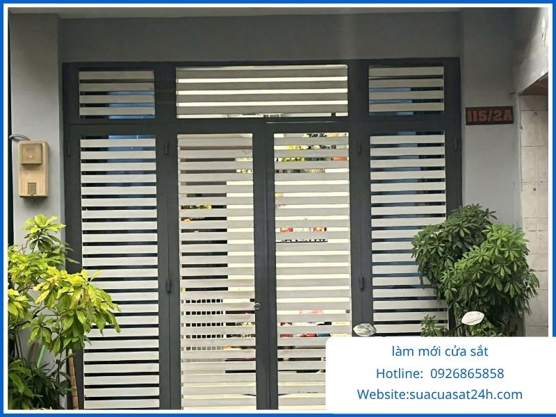 Thi công sửa chữa và làm mới cửa sắt cũ hỏng tại TPHCM