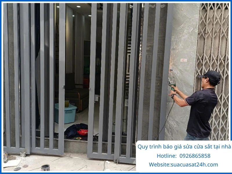 Quy trình thợ khảo sát và báo giá sửa cửa sắt tại nhà minh bạch