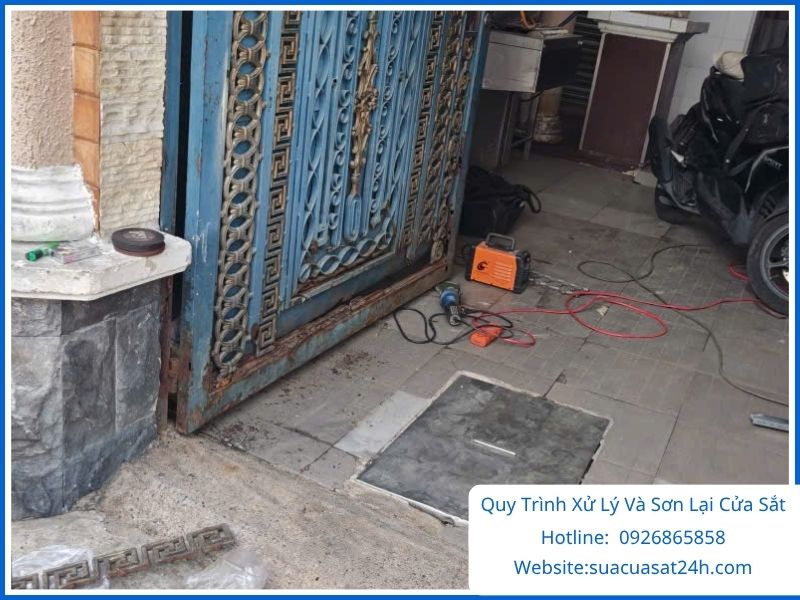 Bảng báo giá chi phí xử lý cửa sắt bong sơn trọn gói giá rẻ TPHCM