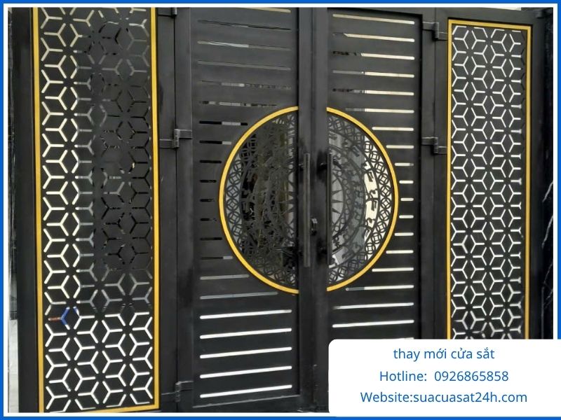 Dịch vụ thi công làm mới và thay thế cửa sắt cũ hỏng tại TPHCM