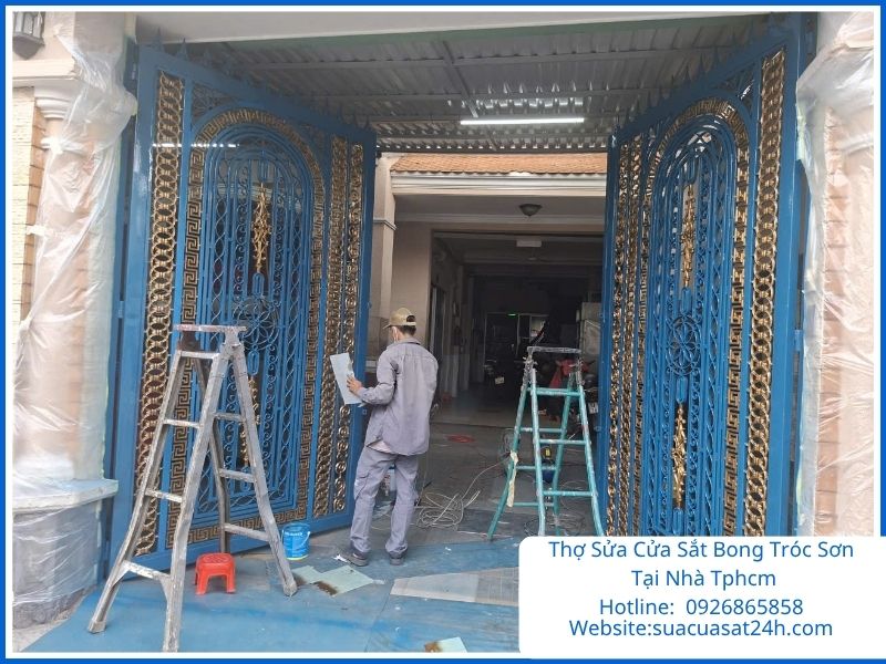 Thợ sửa cửa sắt bong tróc sơn tại nhà TPHCM chuyên nghiệp giá rẻ