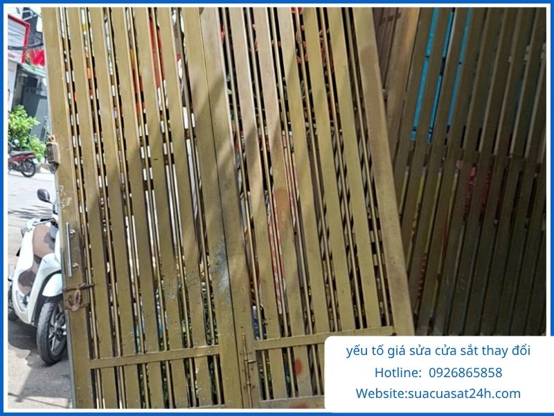Các yếu tố làm thay đổi mức giá sửa cửa sắt thực tế