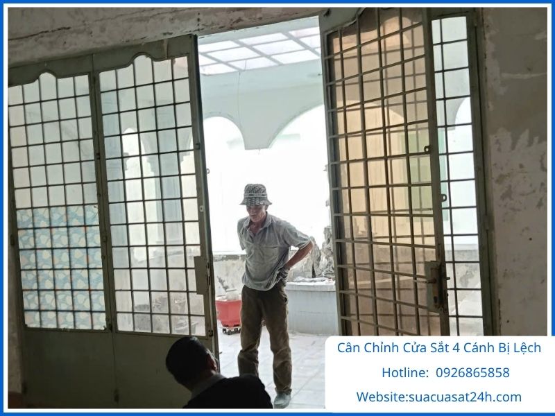 Thợ căn chỉnh cửa sắt 4 cánh bị lệch uy tín TPHCM