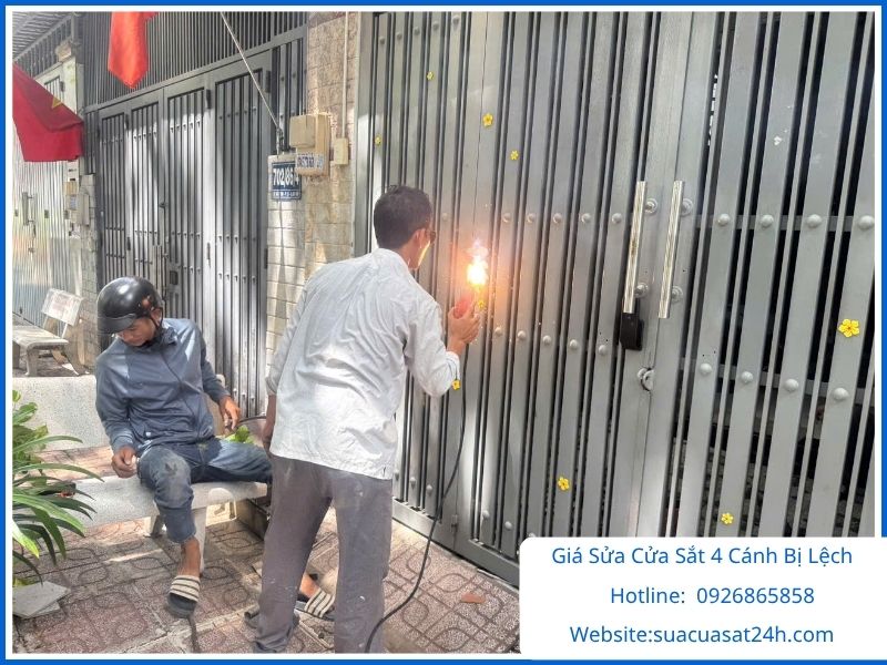 Báo giá sửa cửa sắt 4 cánh bị lệch trọn gói TPHCM