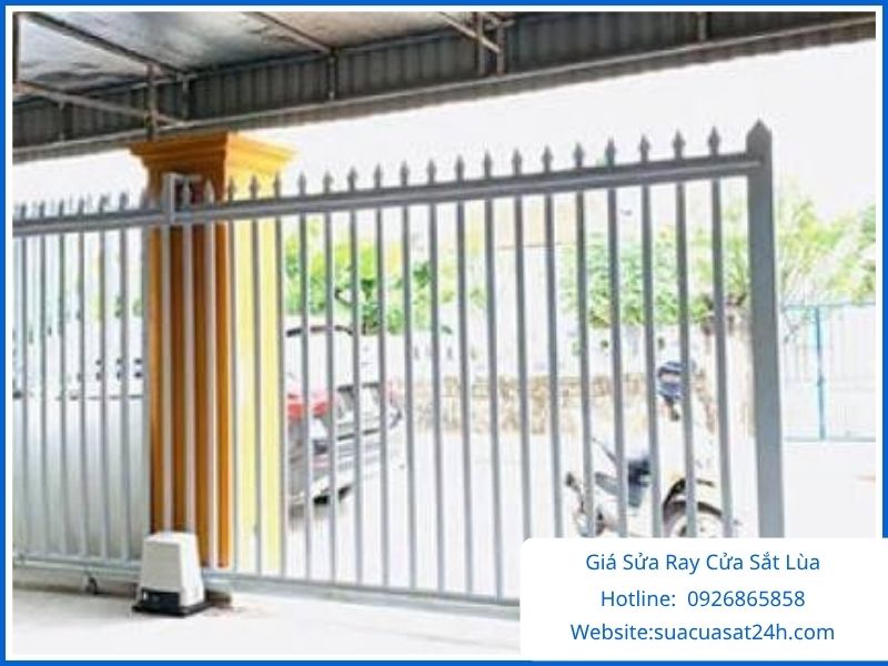 Báo giá thay ray cửa sắt lùa trọn gói giá rẻ TPHCM