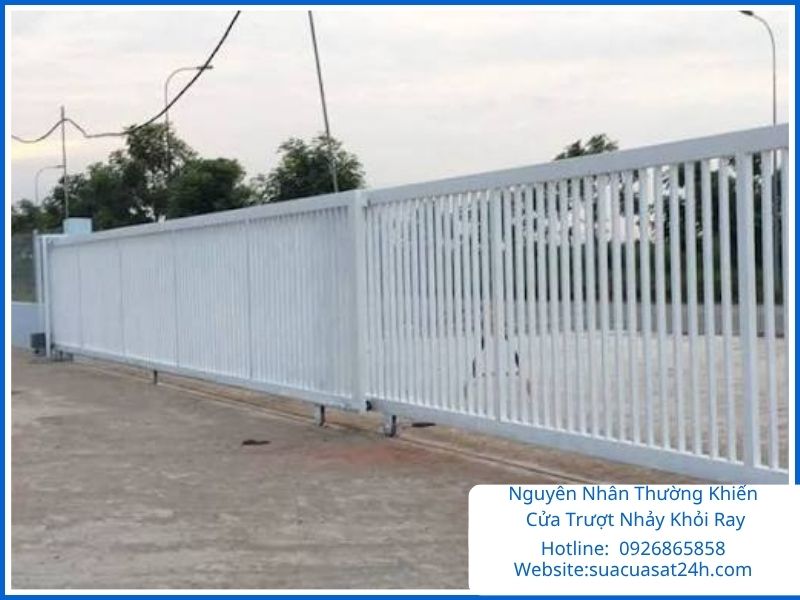 Tìm hiểu các nguyên nhân thường khiến cửa trượt khỏi ray