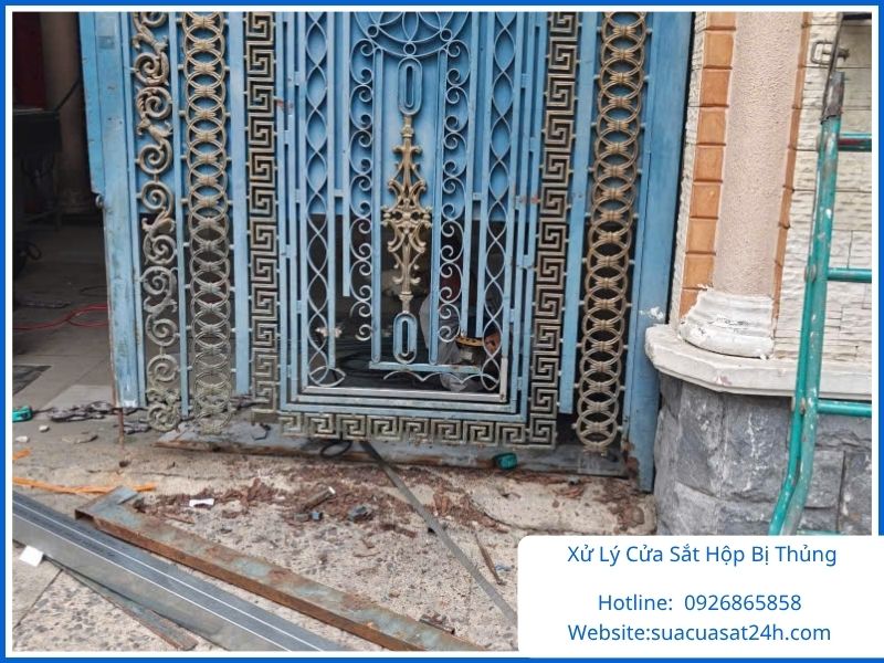 Cửa Sắt Hộp Bị Thủng: Nguyên Nhân, Cách Vá Và Khi Nào Nên Thay Đoạn Sắt